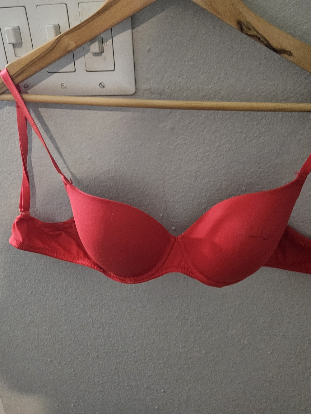 PINK Victoria's Secret Bright Pink Molded T-Shirt Bra
